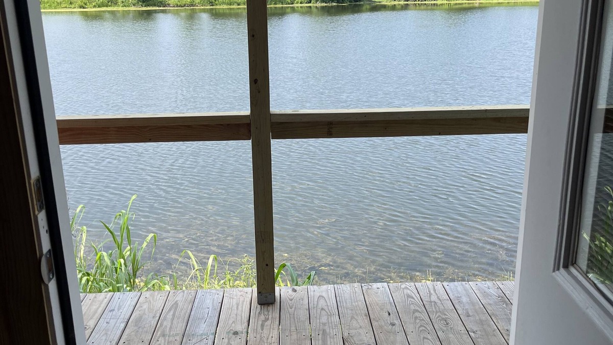 Commerce Cabin | Lakefront Eagle Lodge