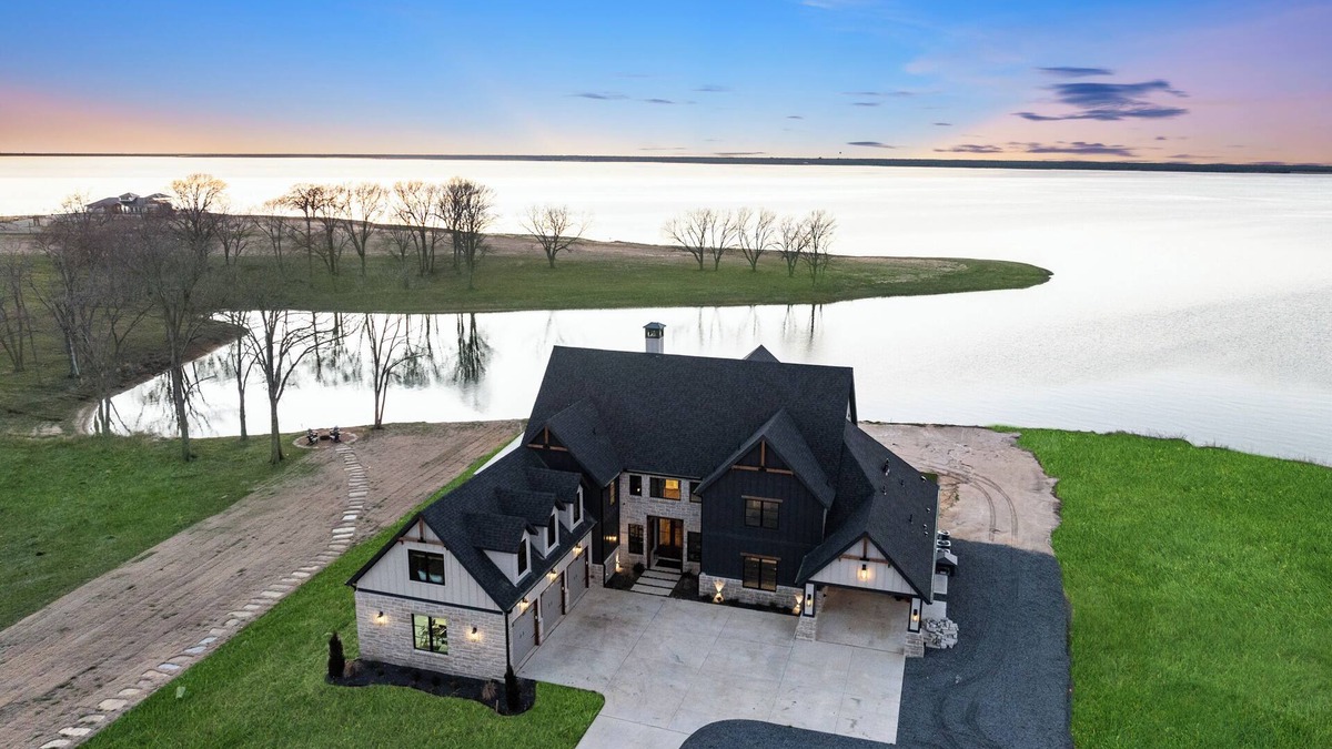 Honey Grove House | Lakefront Estate with 5 bedrooms, massive bunkroom, and pickleball court.