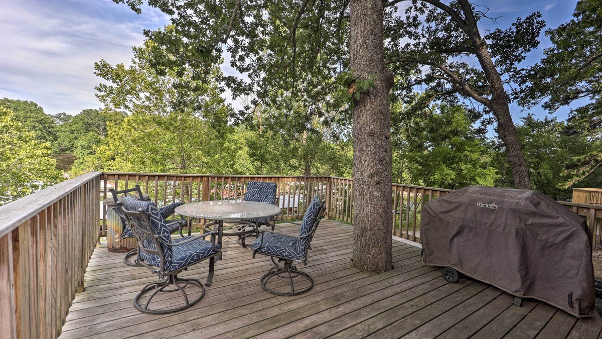 Tia Juana Cabin | Lakefront Eucha Escape w/Views & Boat Slip!