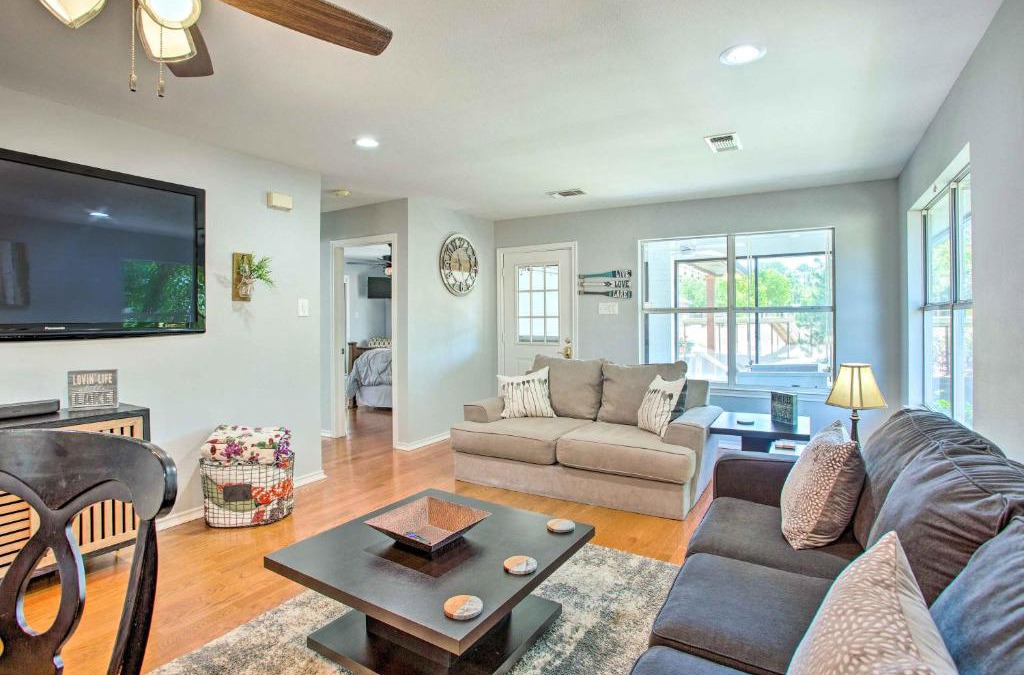 Cedar Creek Reservoir House | Lakefront Family Home with Boat Dock and Slip in Texas