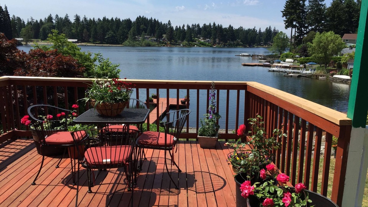 Federal Way House | Lakefront- fenced - no animal- allergies