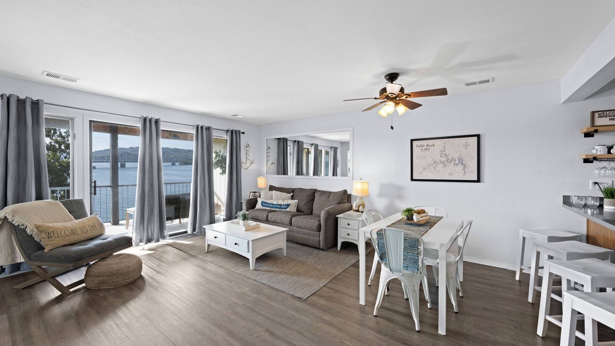 Kimberling City Condo | Lakefront, Fireplace: Home Near Silver Dollar City