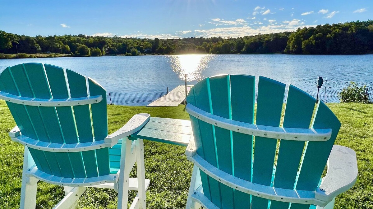 Barnstead House | Lakefront, game room, firepit, kayaks, pedal boat, frog mat, canoe