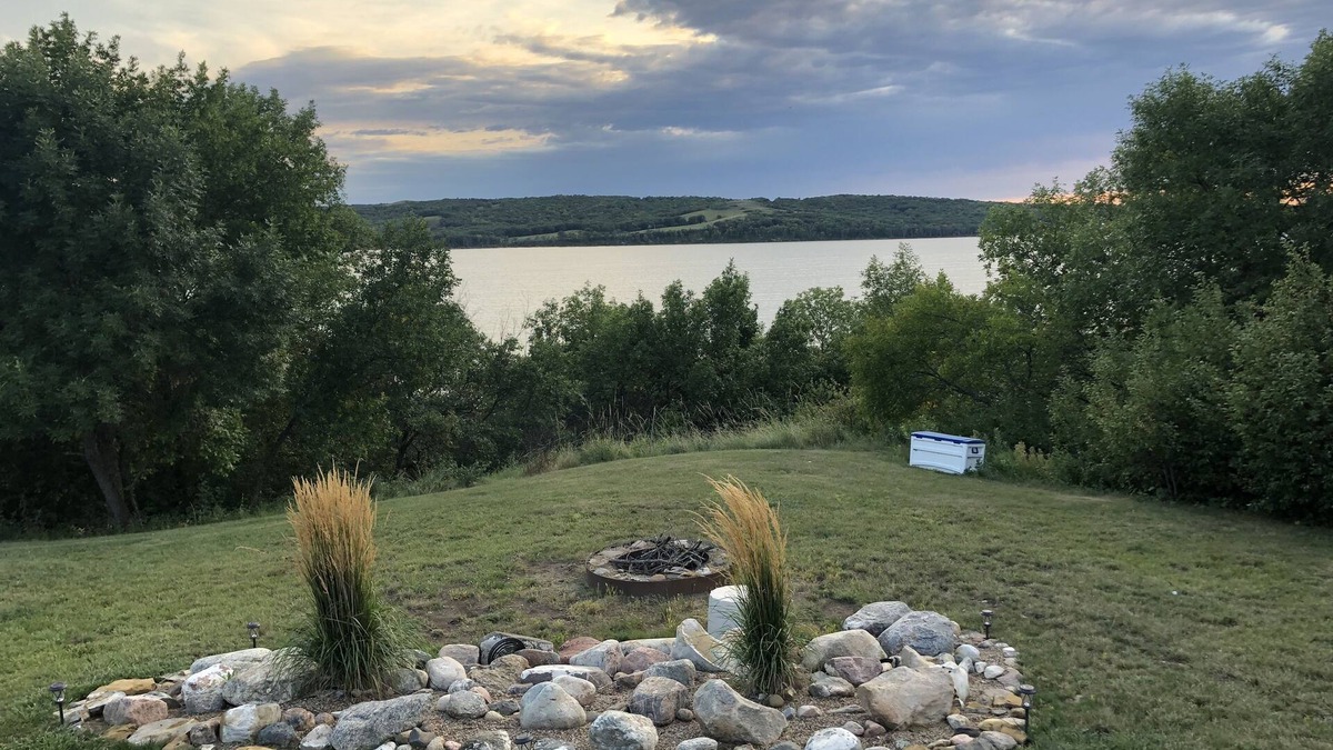 Orrin House | Lakefront get away & Waterfowl hunters paradise -dog friendly