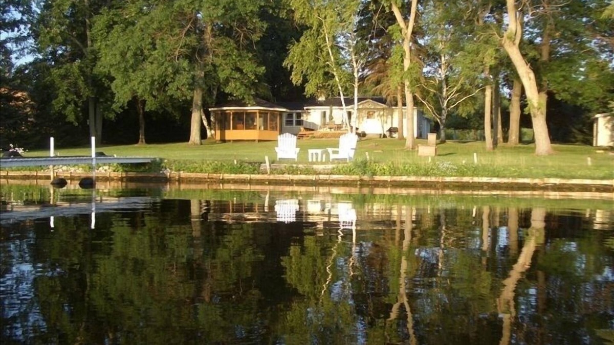 Crivitz House | Lakefront Getaway on Beautiful Lake Noquebay