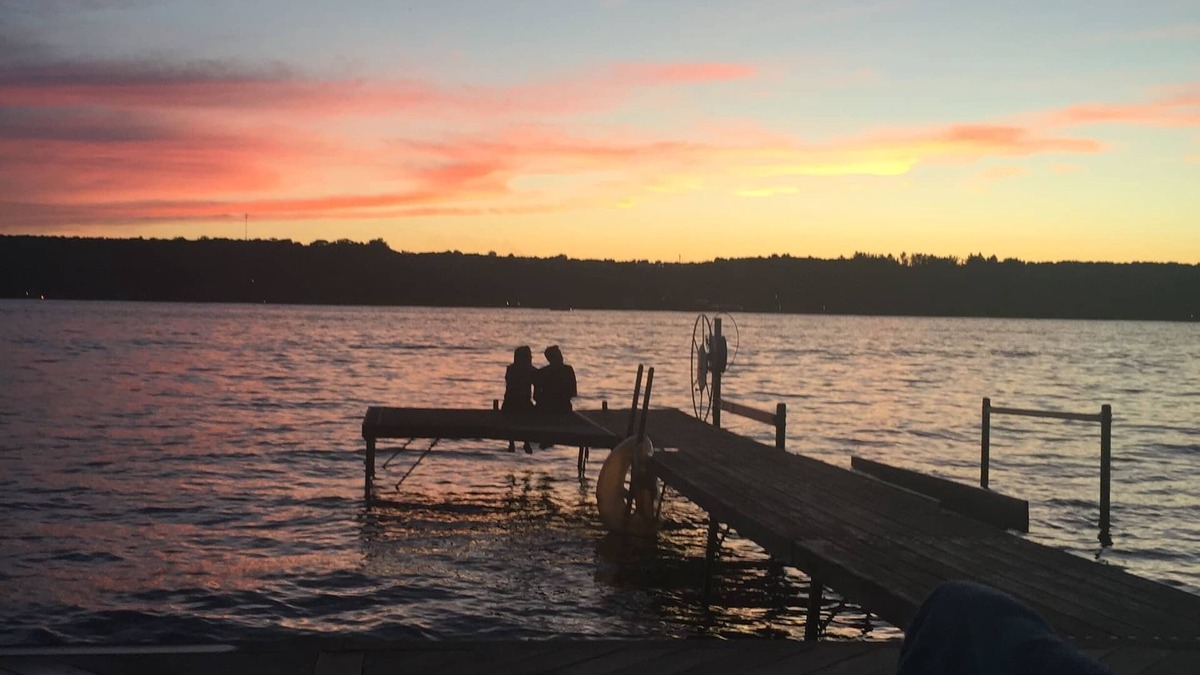 Perry House | Lakefront getaway perfect for 2-3 families traveling together sleeps17+ guests