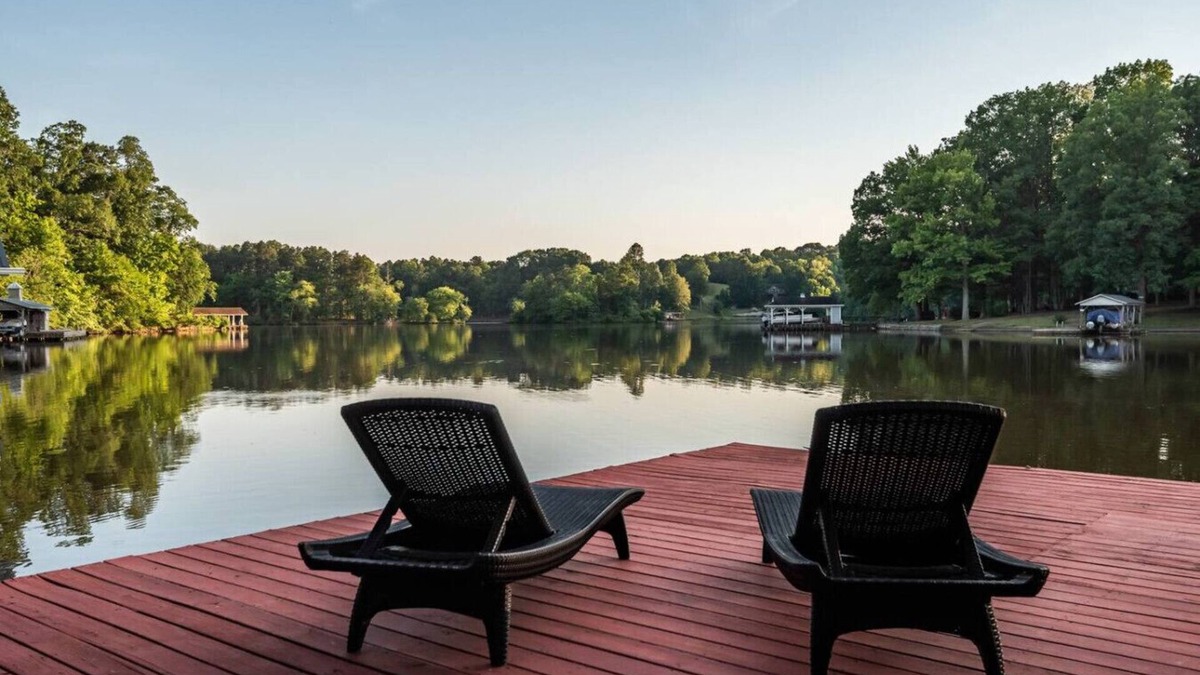 Leasburg House | Lakefront Getaway, Private Dock, Porch, and Fishing!