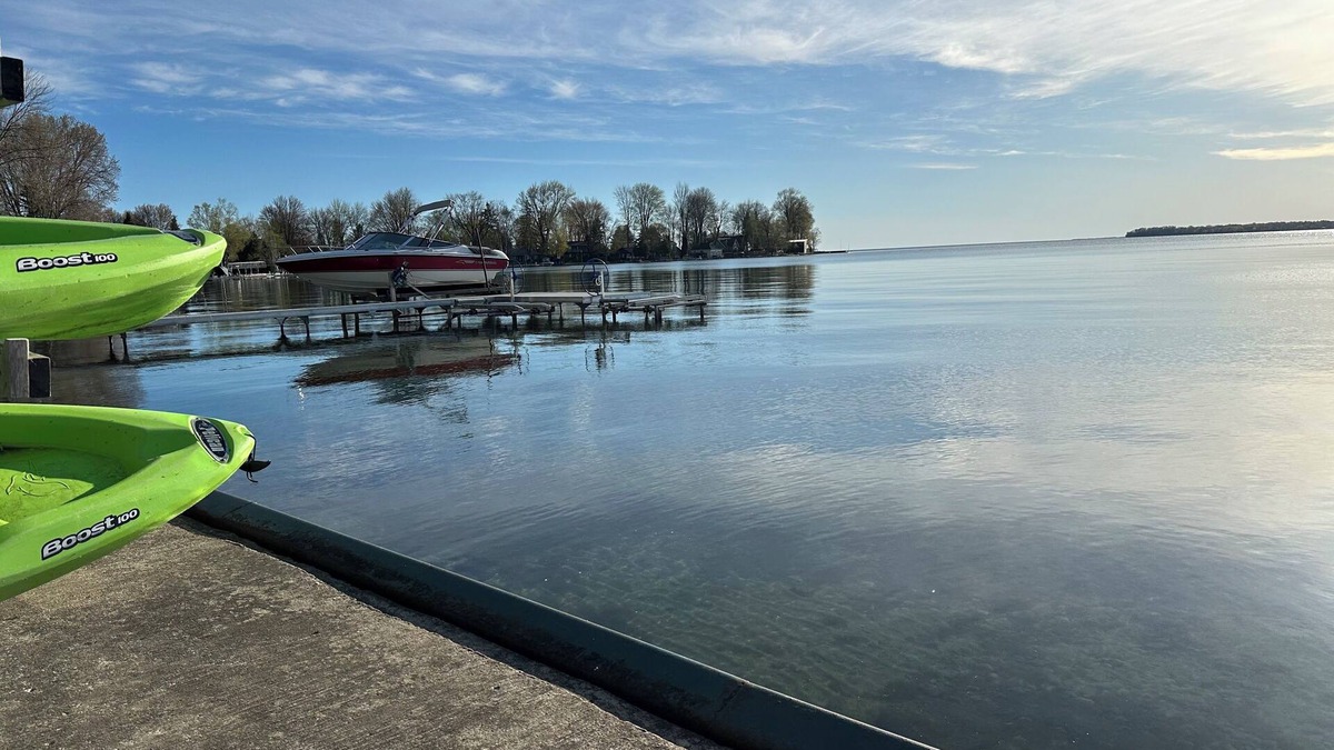 Alcona Cottage | Lakefront Getaway! Relax & UnwindnPerfect getaway 1 hour from Toronto