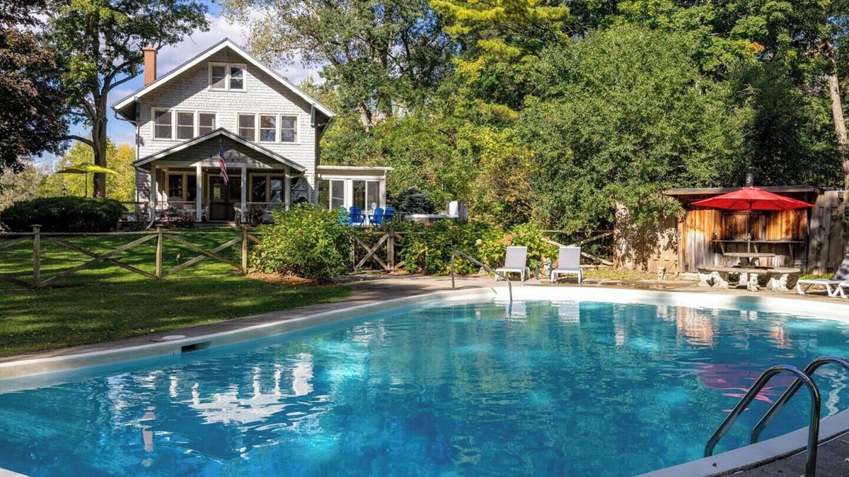 Fort Erie House | Lakefront Getaway w/Private Nordic Spa + Hot tub