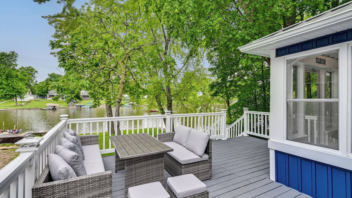 Colon House | Lakefront Getaway w/Private Dock in Colon!