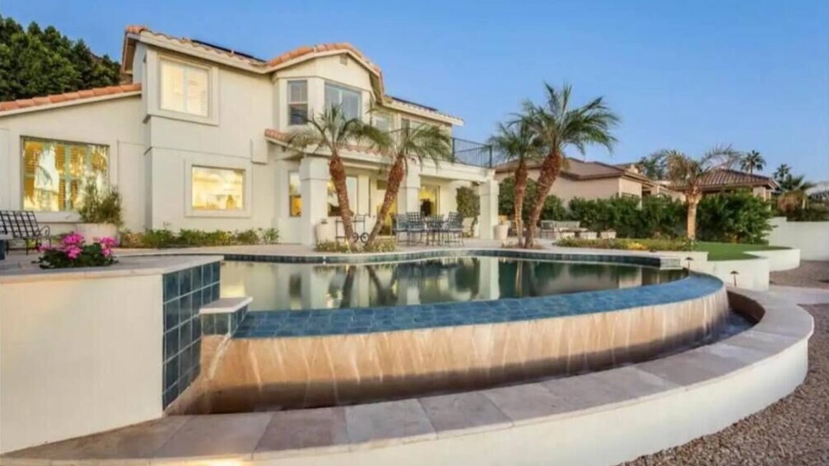 Arrowhead Lakes House | Lakefront Getaway with Infinity Pool and Pontoon