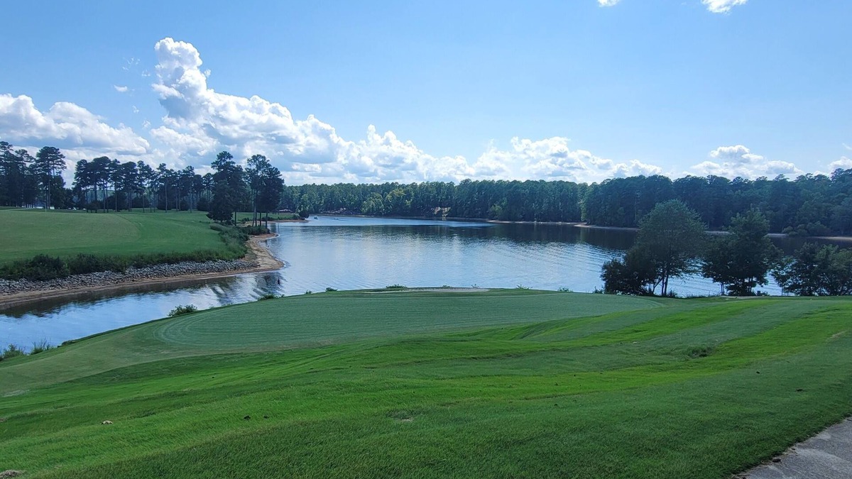 McCormick House | Lakefront Golf Course Vacation with Heated Pool