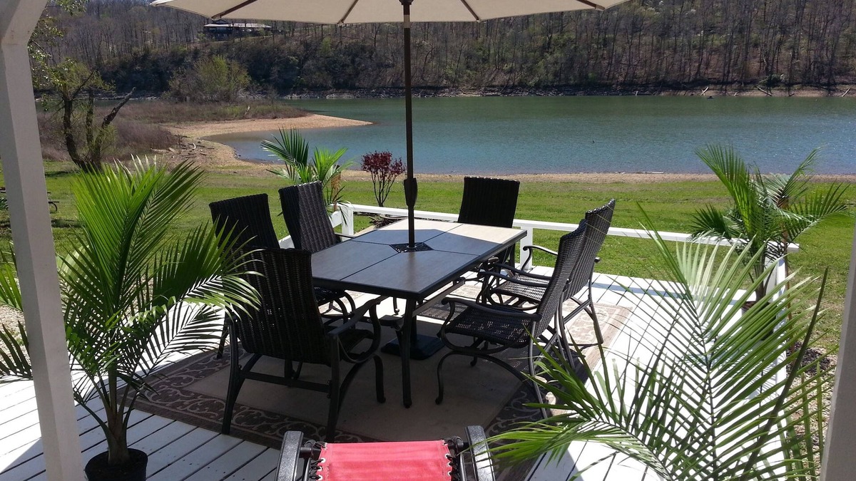 Rogers Apartment | Lakefront has Spectacular View plus Easy Access!