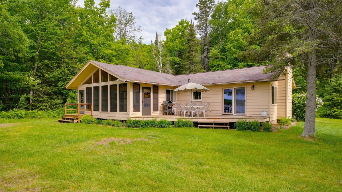 Manitowish Waters Cabin | Lakefront haven with three living areas and WiFi