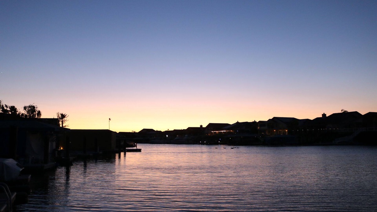 Discovery Bay House | Lakefront Haven Boat Rental Sleeps 4 people