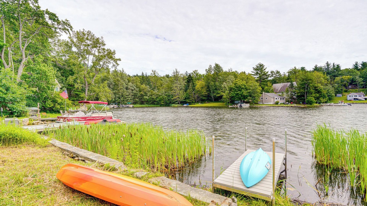 Peru House | Lakefront Hinsdale Home ~ 10 Mi to Pittsfield!