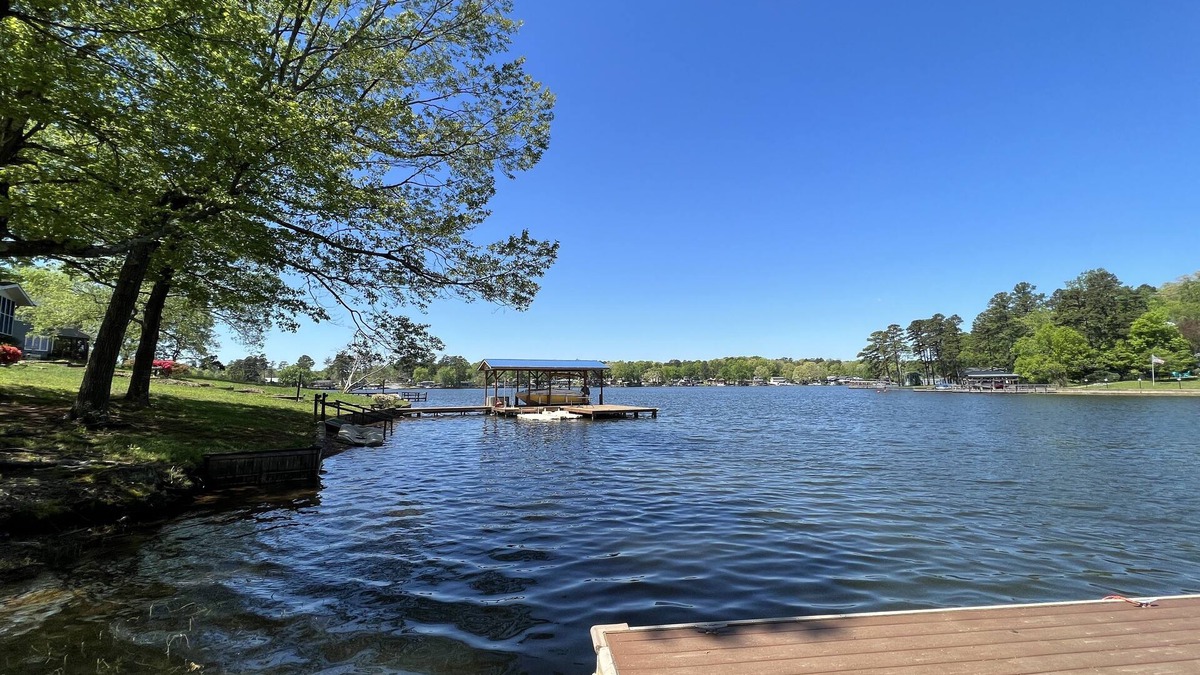New London House | Lakefront Home/2Bd 1 Ba/Boat Dock