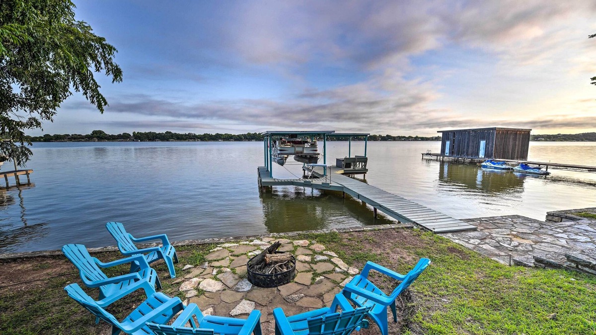 Granbury House | Lakefront Home < 3 Miles to Historic Granbury!