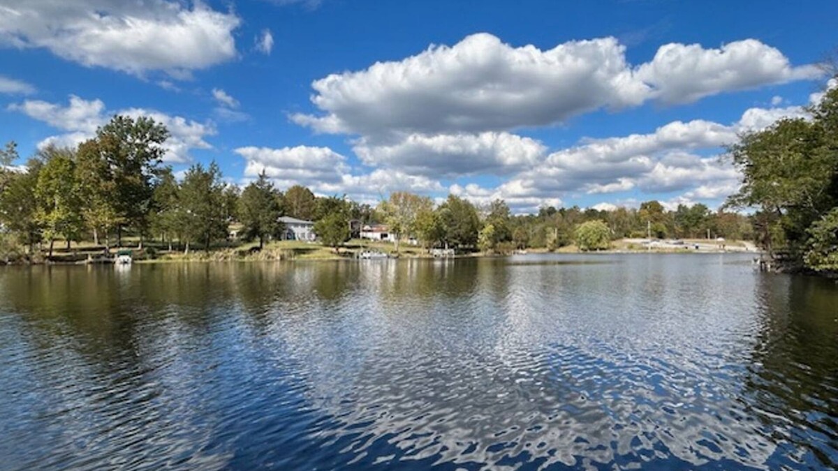 Chaplin House | Lakefront Home Close to Bourbon Trail-Dog friendly!