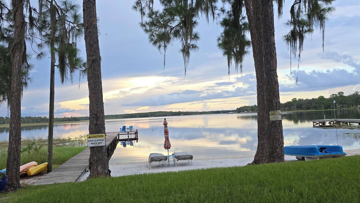 Clermont House | Lakefront home - country setting - just a little piece of paradise.