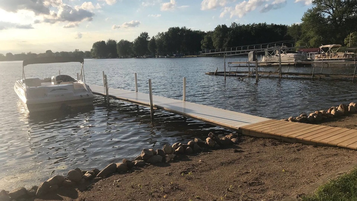 Warsaw House | Lakefront home on Little Barbee that sleeps 6