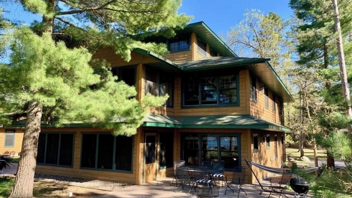 Pequot Lakes Resort | Lakefront Home on the Whitefish Chain - Outdoor Pool, Pickleball Courts and More