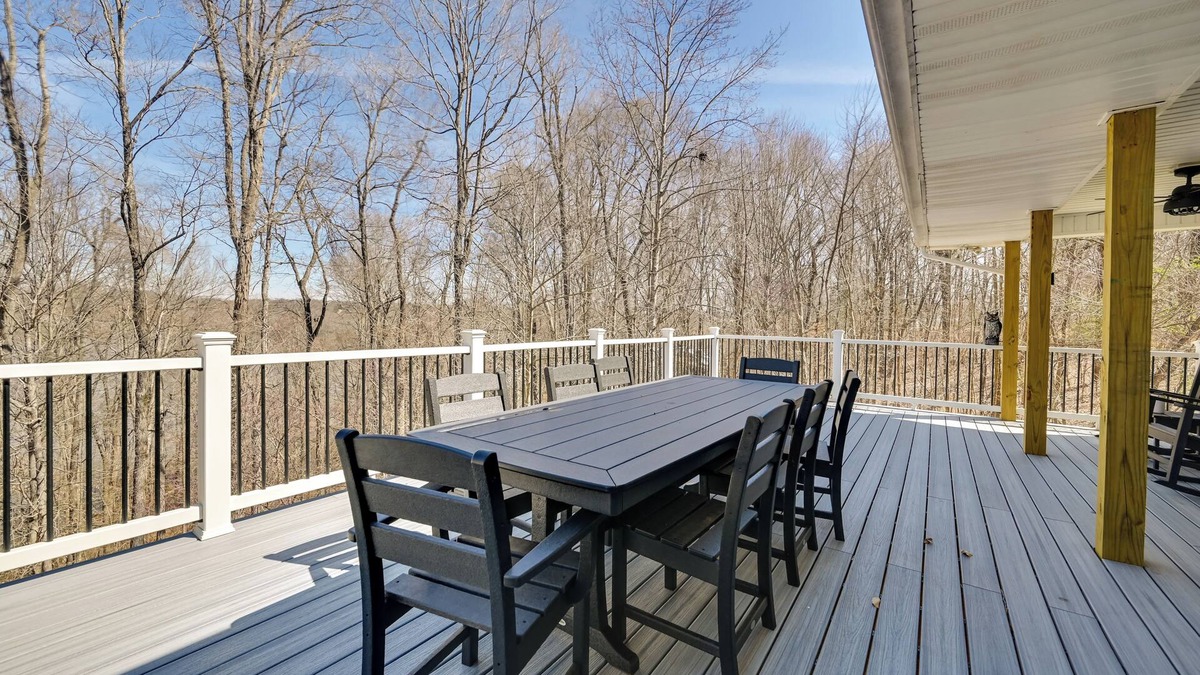 Cub Run House | Lakefront Home w/Deck, Near Mammoth Cave Park!