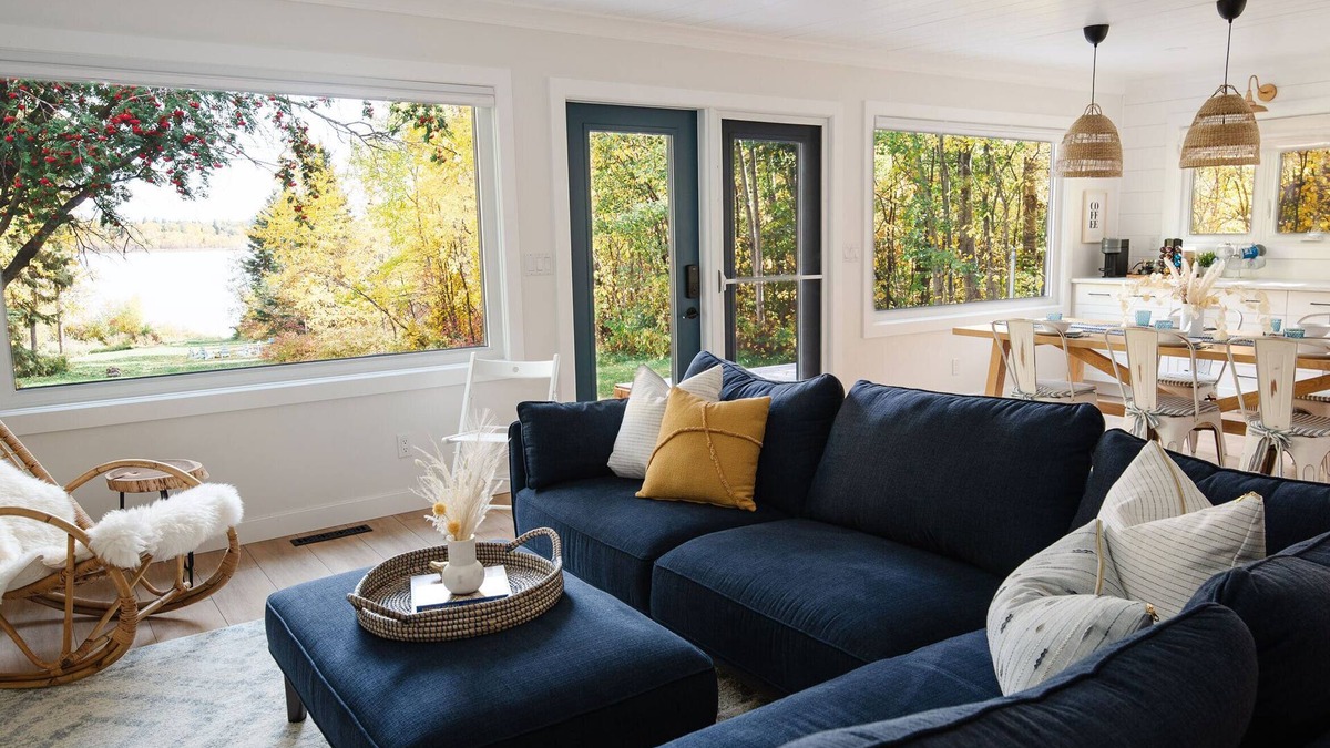 Parkland County House | Lakefront home with stunning sunrise view, King bed - a nature lover's paradise