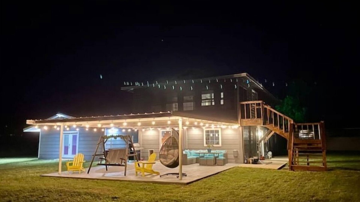 Kemp House | Lakefront home with Gorgeous sunset view