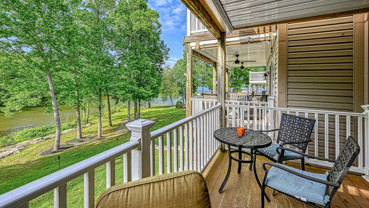 Mineral House | Lakefront home with kayaks, private patio, air hockey, grill, & balcony