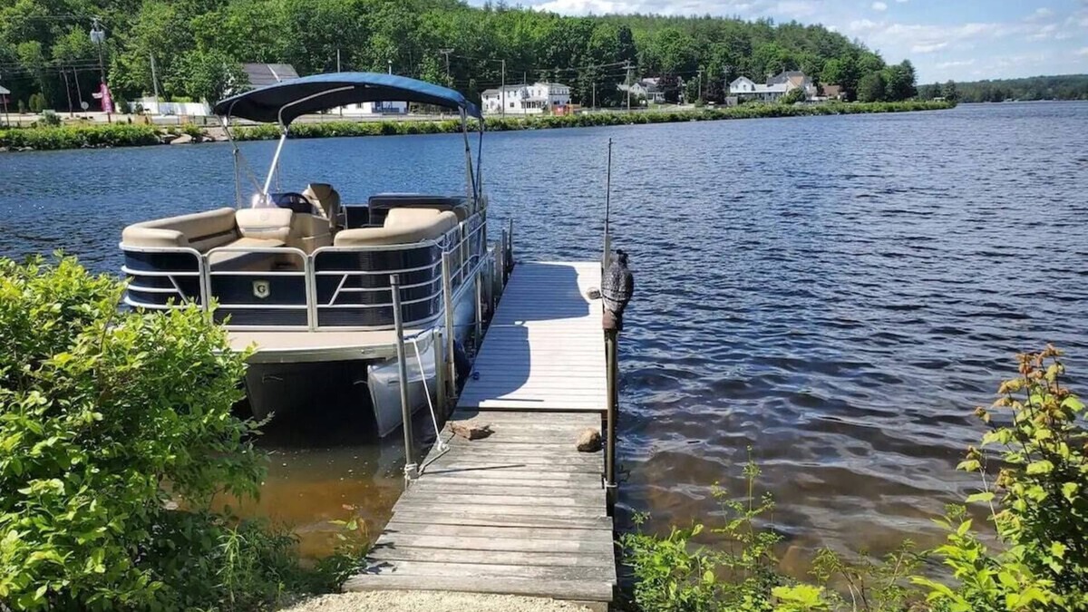 Lebanon House | Lakefront Home with Private Beach Access & Hot Tub