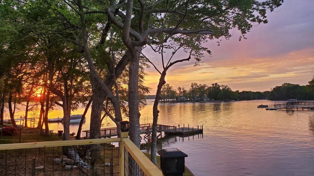 Southmont House | Lakefront Home with Saltwater Pool, Hot Tub, Firepit, Kayaks. Pet Friendly
