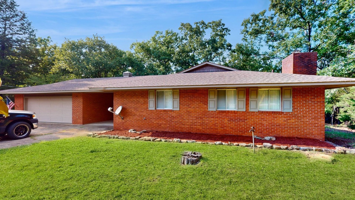 Lakeview House | Lakefront home with water view, central AC, & washer/dryer
