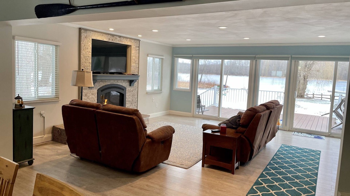 Whitmore Lake House | Lakefront House close to Ann Arbor!