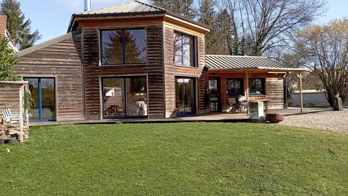 Augy House | Lakefront house in private park near Chablis and less than 2 hours from Paris