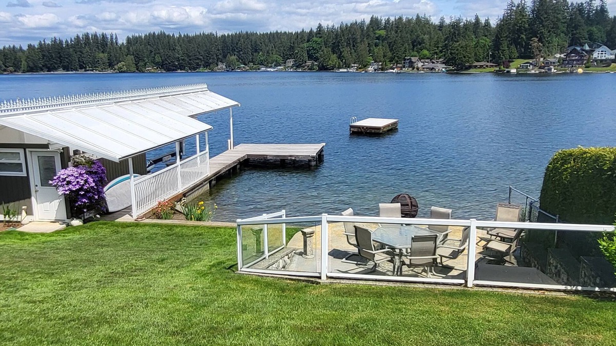 Lake Goodwin House | Lakefront House with dock and lots of toys!