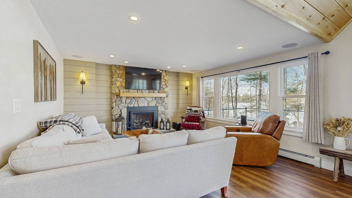 Gray House | Lakefront house with private beach, firepit, dock, 4 kayaks, grill & hot tub
