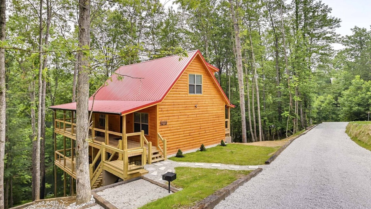 Primrose Cabin | Lakefront in Cliffview. 4BR, 3BTH- No Smoking/Pets. Fishing Dock, Game Rm.More