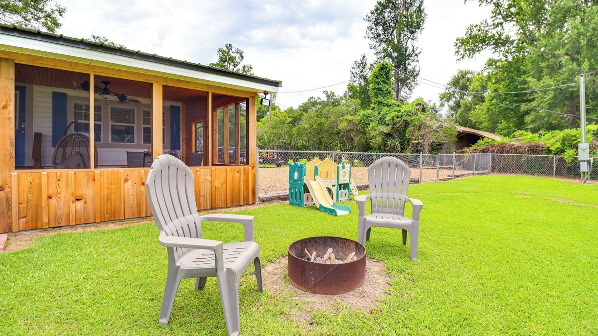Jonesville Cabin | Lakefront Jonesville Cabin w/Dock + Fire Pit!