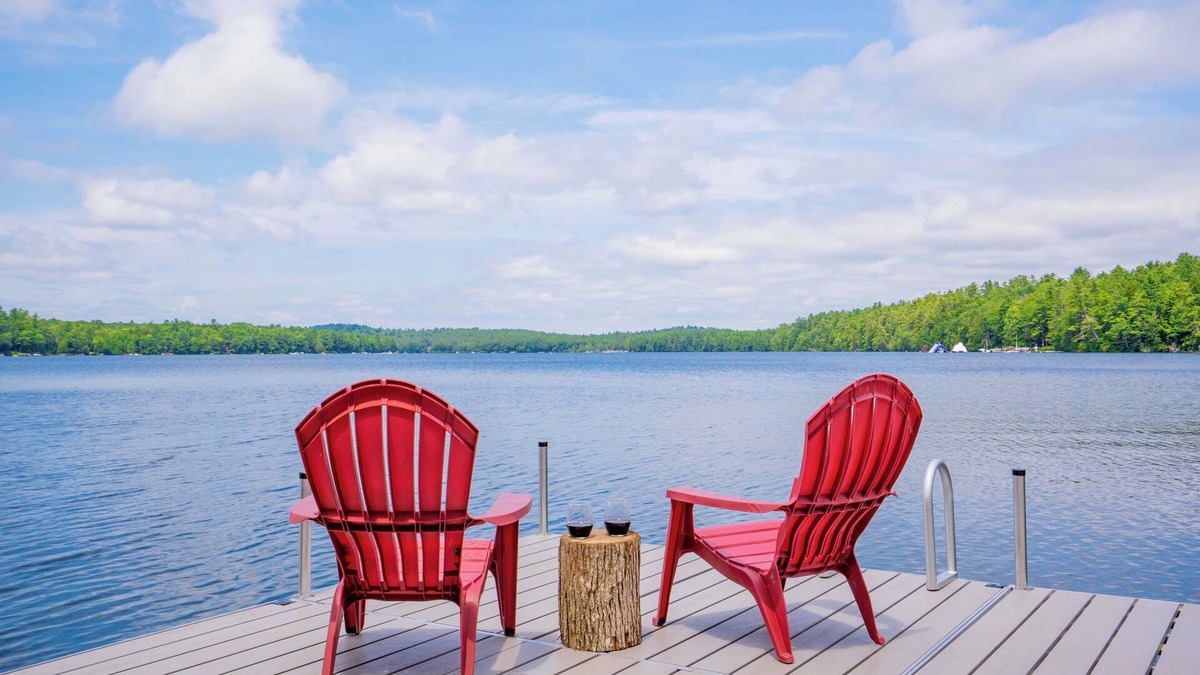 Naples House | Lakefront, Large Dock, Deck & Fire Pit, Close to Golf & Skiing, Sleeps 12