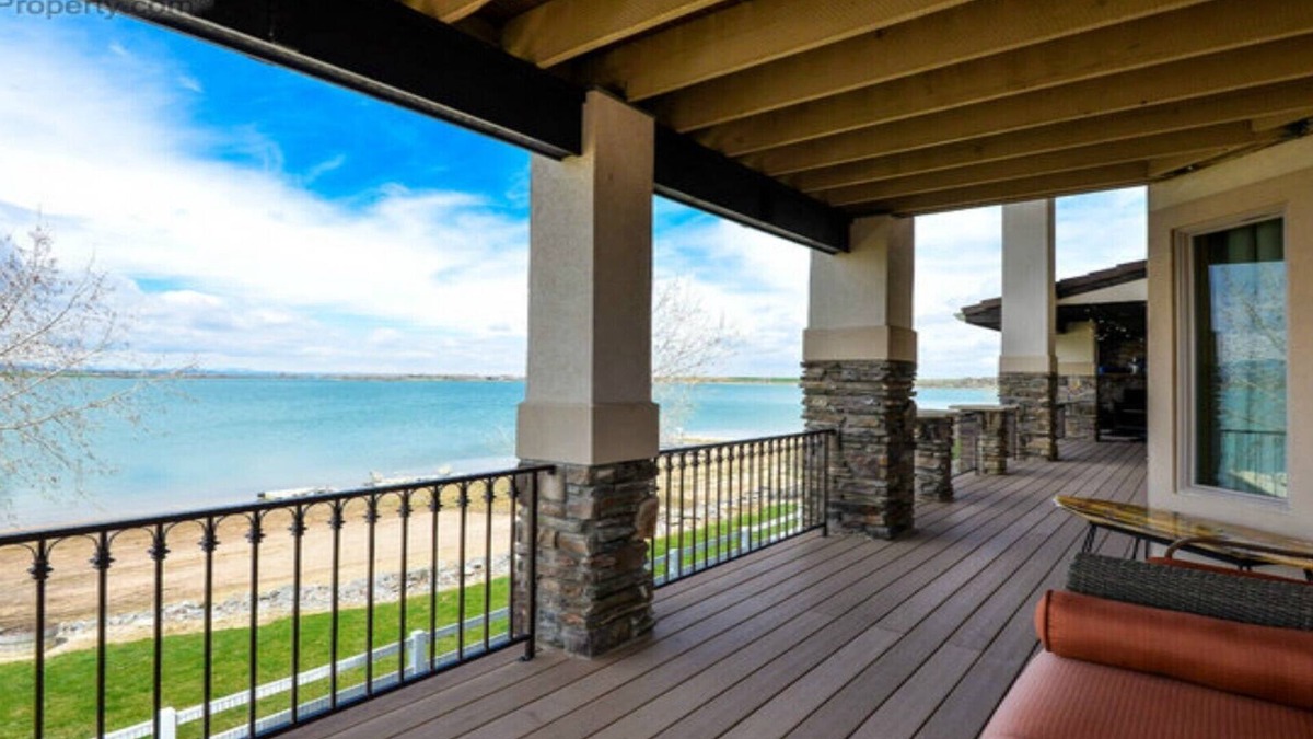 Loveland House | LAKEFRONT: LARGE HOME WITH WONDERFUL LAKE AND MOUNTAIN VIEWS
