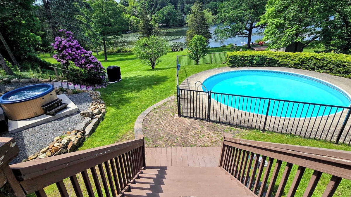 Walton Park House | Lakefront/Legoland/West Point Retreat Under 1 Hour From NYC! Heated pool & Spa!