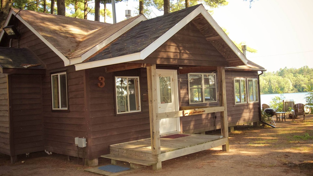 Hayward Cottage | Lakefront level cottage just 35' from the water on premier Hayward, WI lake.