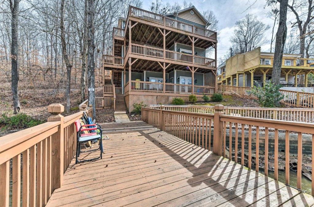 Southmont House | Lakefront Lexington House with Spacious Deck!