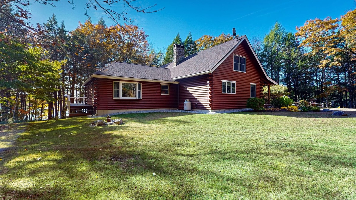 Bremen House | Lakefront lodge on Pemaquid Pond with dock, kayaks, canoe, SUP & firepits