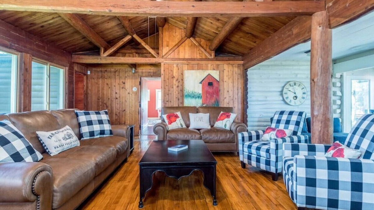 Westfield Cabin | Lakefront Log Cabin Retreat