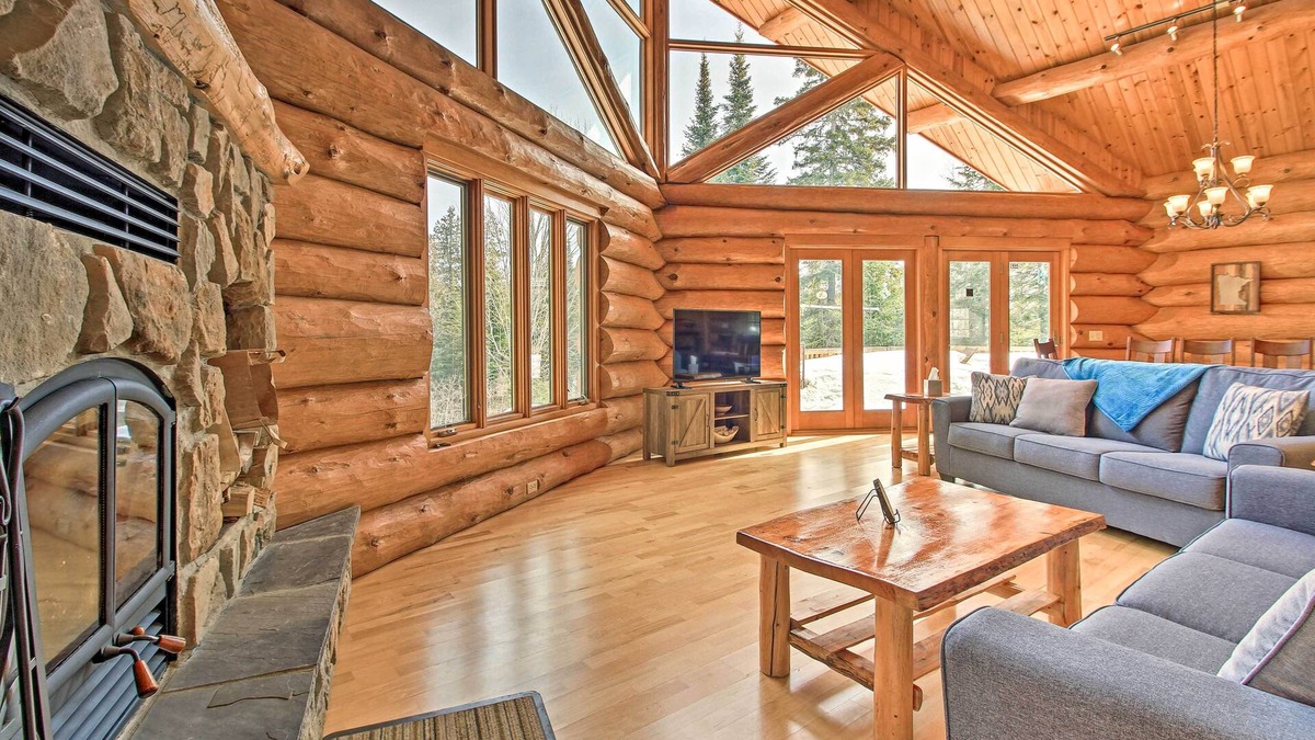 Lutsen Cottage | Lakefront Log Cabin w/Dock ~ 9 Mi to Lutsen Mtn