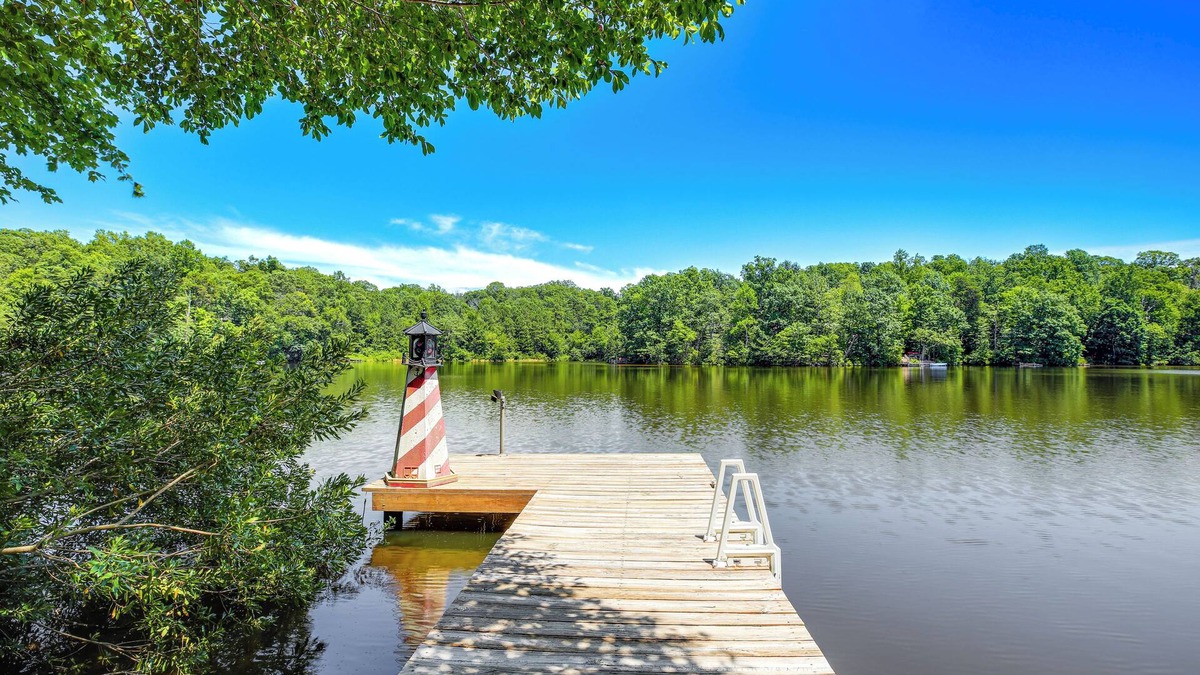 Chesapeake Ranch Estates-Drum Point Cabin | Lakefront Lusby Home w/Fire Pit: 3 Mi to Beach!