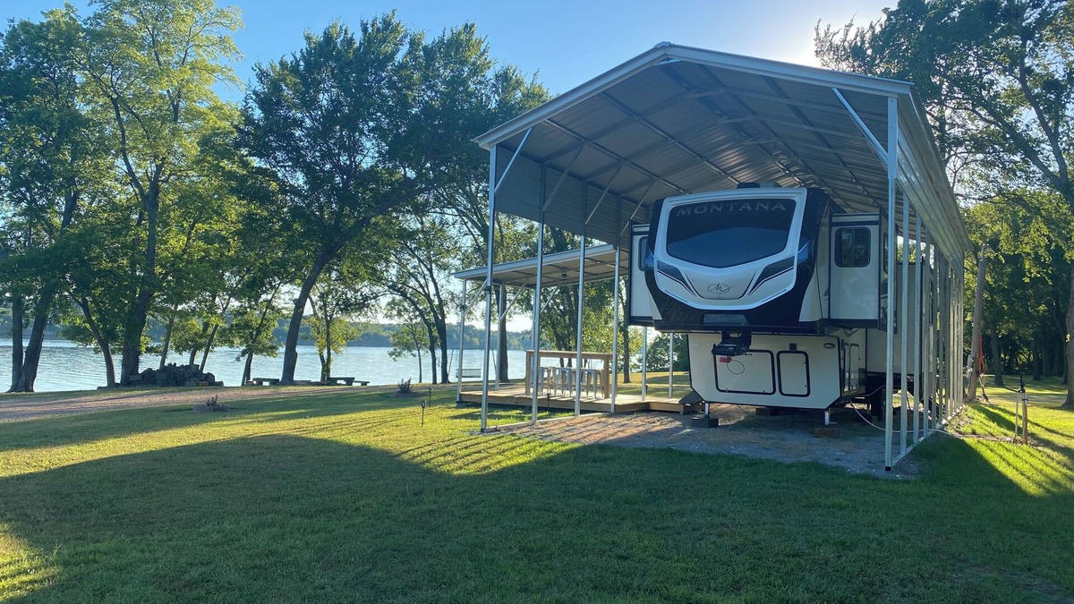 Mayes County House | Lakefront luxury 5th wheel on Lake Hudson. No cleaning fees!