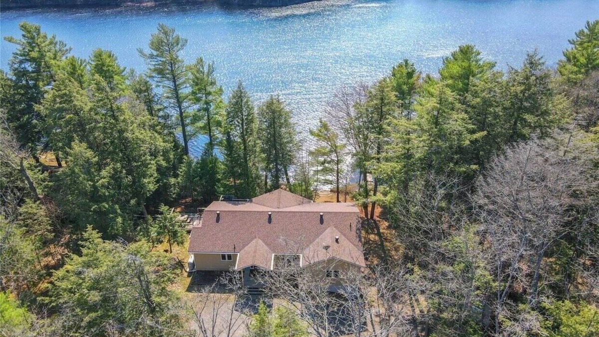 Georgian Bay Cottage | Lakefront Luxury Cottage on South Gibson Lake